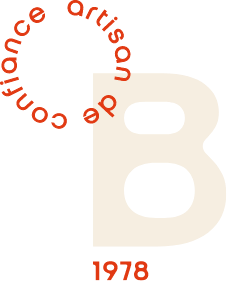 Lettre B de B2B Protection avec label artisan de confiance ainsi que la date de création en 1978 - serrurier Montpellier et Nîmes.